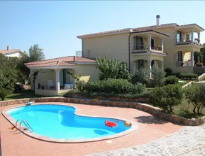 Apartment with pool 2 - Image 2