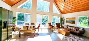 Private Luxury Cabin, HOT TUB, 3 BEDS - Image 2