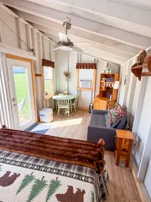 Cuter than cute Upnorth Cabin! - Image 2