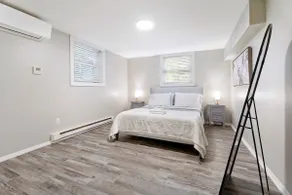 Stylish 1BR Haven | Near AU | Free Parking | Wifi - Image 5