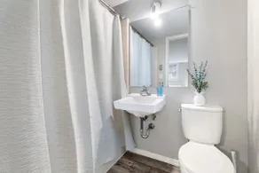Stylish 1BR Haven | Near AU | Free Parking | Wifi - Image 4