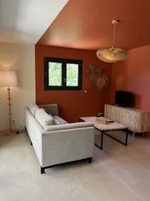 Beautiful house in the heart of town - Image 4