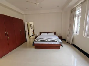 Heritage Luxury 2BR | 2-Min Walk to Gateway & Taj - Image 3