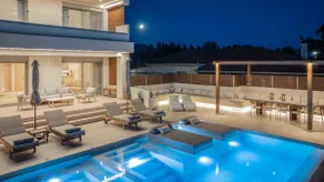 Cantouni Villa, Luxury 5BR Retreat with Heated Pool & Jacuzzi Near Town by Villa Mana Gers - Image 4