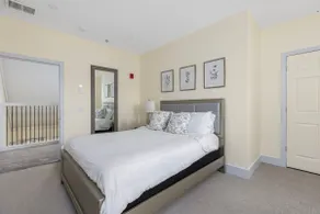 Spacious 1BR Loft • Gated Parking • Walk to Harbor - Image 5