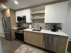 Spotless vibrant & modern 1 BR with 6 appliances - Image 3