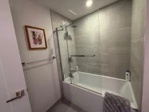 Spotless vibrant & modern 1 BR with 6 appliances - Image 5
