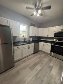 2‑BR Apt. Near Uptown w/ Wi-Fi - Image 3