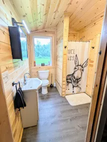 Cabin On The Hill - Image 4