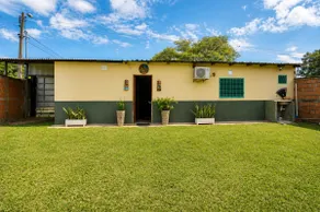 Ulises House • Private Garden Near the Airport - Image 5