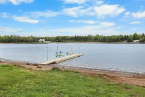 Coastal Hideaway - Waterfront Cottage - Image 3