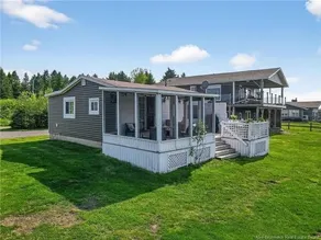 Coastal Hideaway - Waterfront Cottage - Image 4