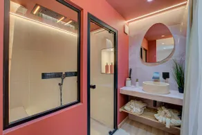 Spa & Relaxation Suite • Centre Bourgoin, Fast Wi-Fi - Image 2