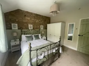 Riverside Cottage - Image 3