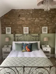 Riverside Cottage - Image 4