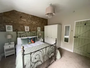 Riverside Cottage - Image 5