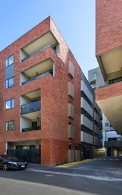 Chic Abbotsford Pad + Balcony - Image 4