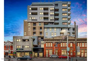 Chic Abbotsford Pad + Balcony - Image 3