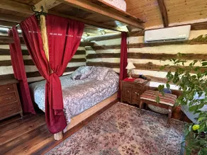 Log Springhouse Farm Stay - Image 2