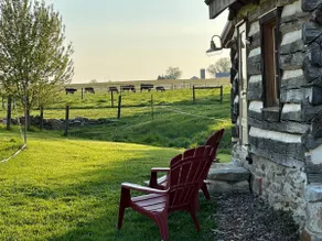Log Springhouse Farm Stay - Image 3