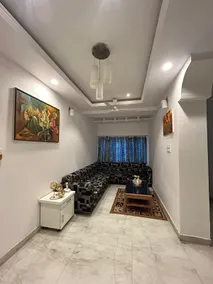 Cozy 2.5 BHK near Fateh Sagar! - Image 2
