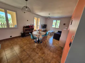 Lower-level apartment in a villa - Image 2