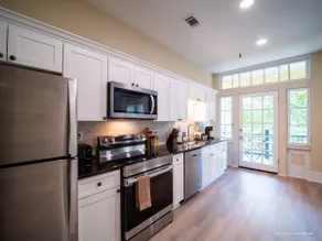 The Marietta Square Manor - Marietta Square - Image 4