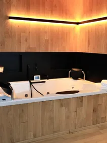 Romantic haven - private hot tub - Image 3