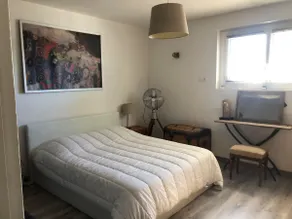 Quiet apartment with pool access - Image 3