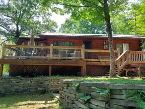 Waterfront cottage on Eels Lake - Image 3