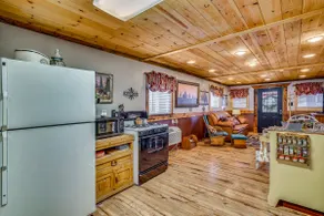Quiet Eagar Retreat Near Lakes, Hiking & Hunting! - Image 5