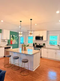 Featured MCM House | 10 mins from ATL Airport | - Image 4