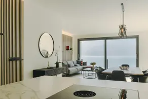 Stylish and modern Apt with great lakeview - Image 3