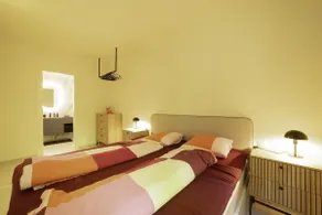 Stylish and modern Apt with great lakeview - Image 5