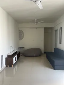 Spacious 3BHK for 10 | Near MCA Stadium & Highway - Image 5