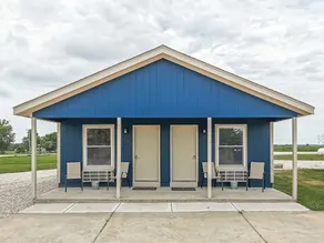 Freestanding 2 Bedroom Cabin - Image 5
