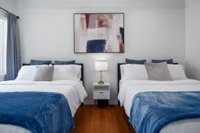Free Parking | King Bed | 35 Min to Disney - Image 4