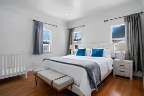 Free Parking | King Bed | 35 Min to Disney - Image 2