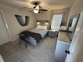 3B/2B/Retreat w/Large Kitchen - Image 2