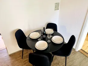 -The Urbanist- Central 2 BD Free Parking Fast WiFi - Image 2