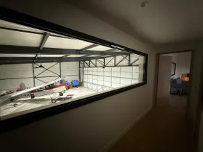 Unusual accommodation with a view of the planes - Image 5