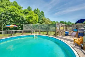 Luxury Hamptons 5BR Oasis - Image 2