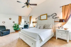 Luxury Hamptons 5BR Oasis - Image 4