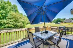 Luxury Hamptons 5BR Oasis - Image 3