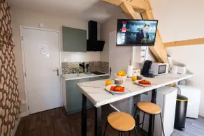 OMER Studio Apartment with A/C, Netflix & Wi-Fi - Downtown - Image 3