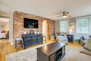 Charming Renovated Cottage on Country Road - Image 5