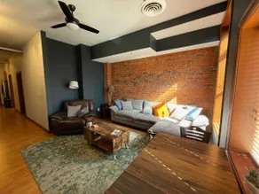 Boutique Lofted Suite on the Square - Image 2