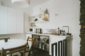2 bedrooms triplex in historic heart of Liege - Image 4