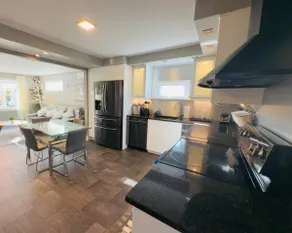 Stylish 4BR Home • Downtown • Free Parking 3 Baths - Image 3