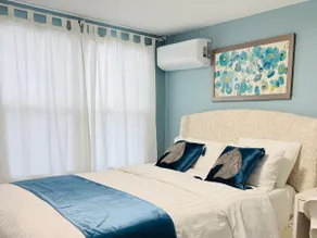 Stylish 4BR Home • Downtown • Free Parking 3 Baths - Image 4
